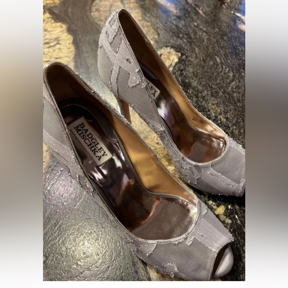 Badgley Mischka GRAY PUMPS FORMAL Satin Silver Glitter Peep-toe 8.5 M, STILETTOS - Picture 6 of 10